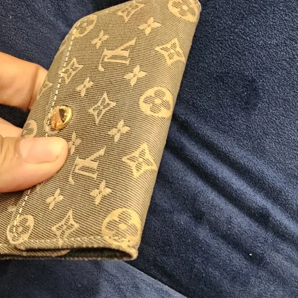 Authentic LOUIS VUITTON Monogram Idylle Multicles 6 Key Case M62992 Navy & Gray - Picture 12 of 13